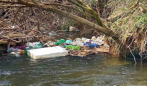 Čistenie potoka Slaná v rámci Dňa Zeme