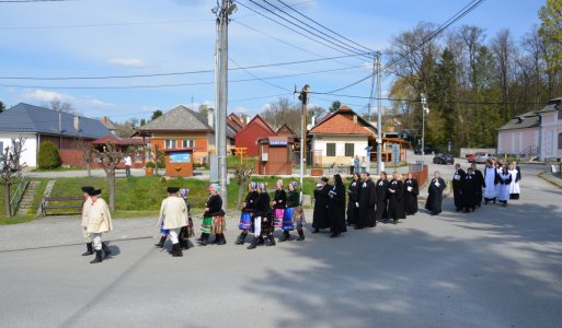 Inštalácia zborovej farárky v obci Betliar - vystúpenie FSk Hôra