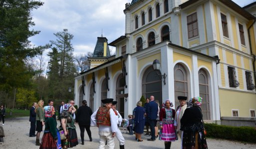 Inštalácia zborovej farárky v obci Betliar - vystúpenie FSk Hôra