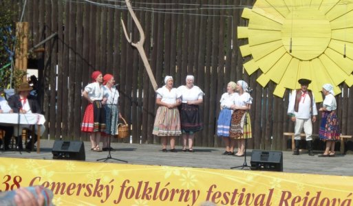 Folklórna skupina 8