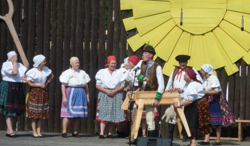 Folklórna skupina 8