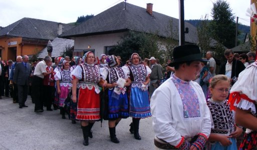 Folklórna skupina 9